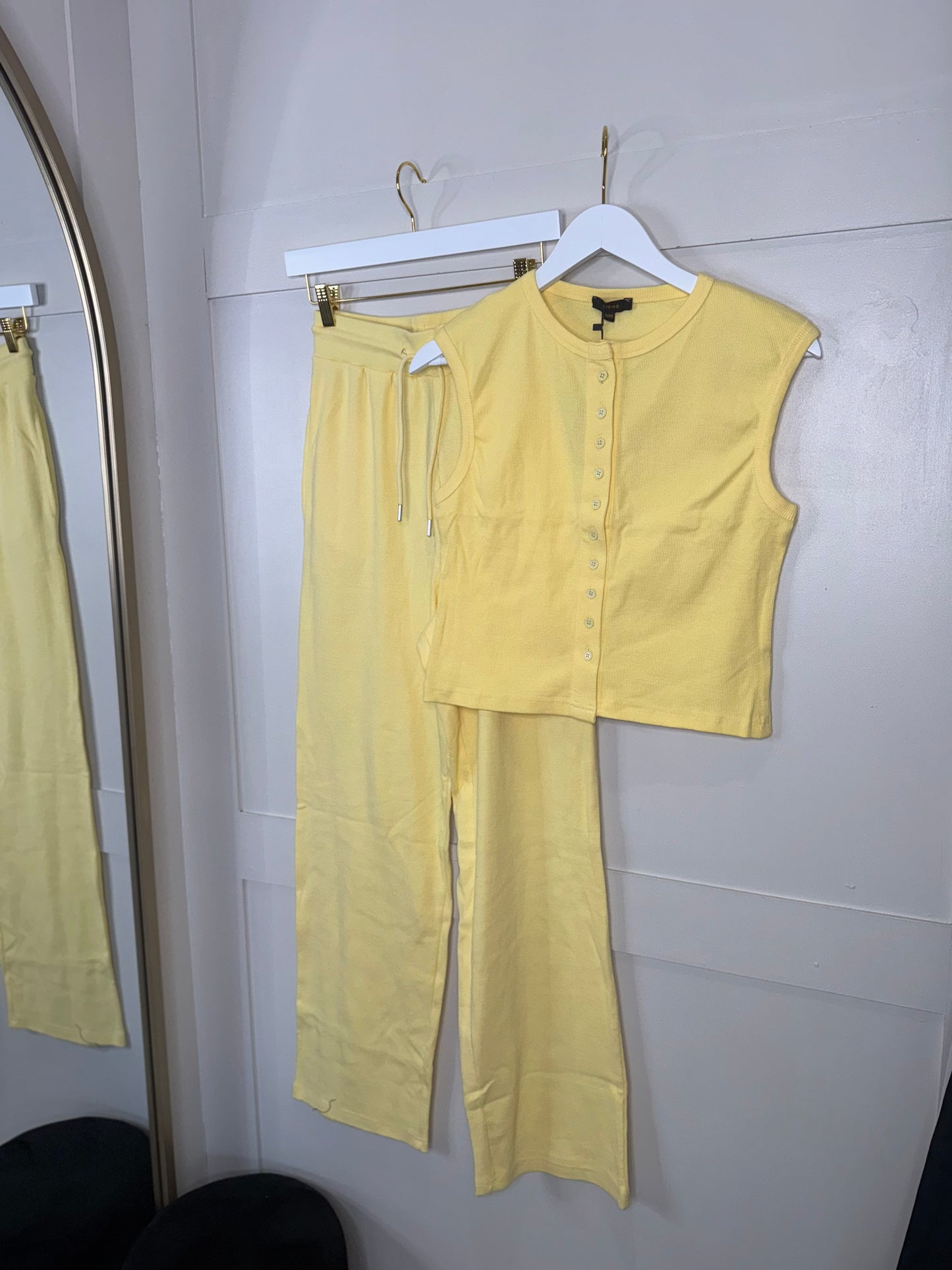Sleeveless Ribbed Set