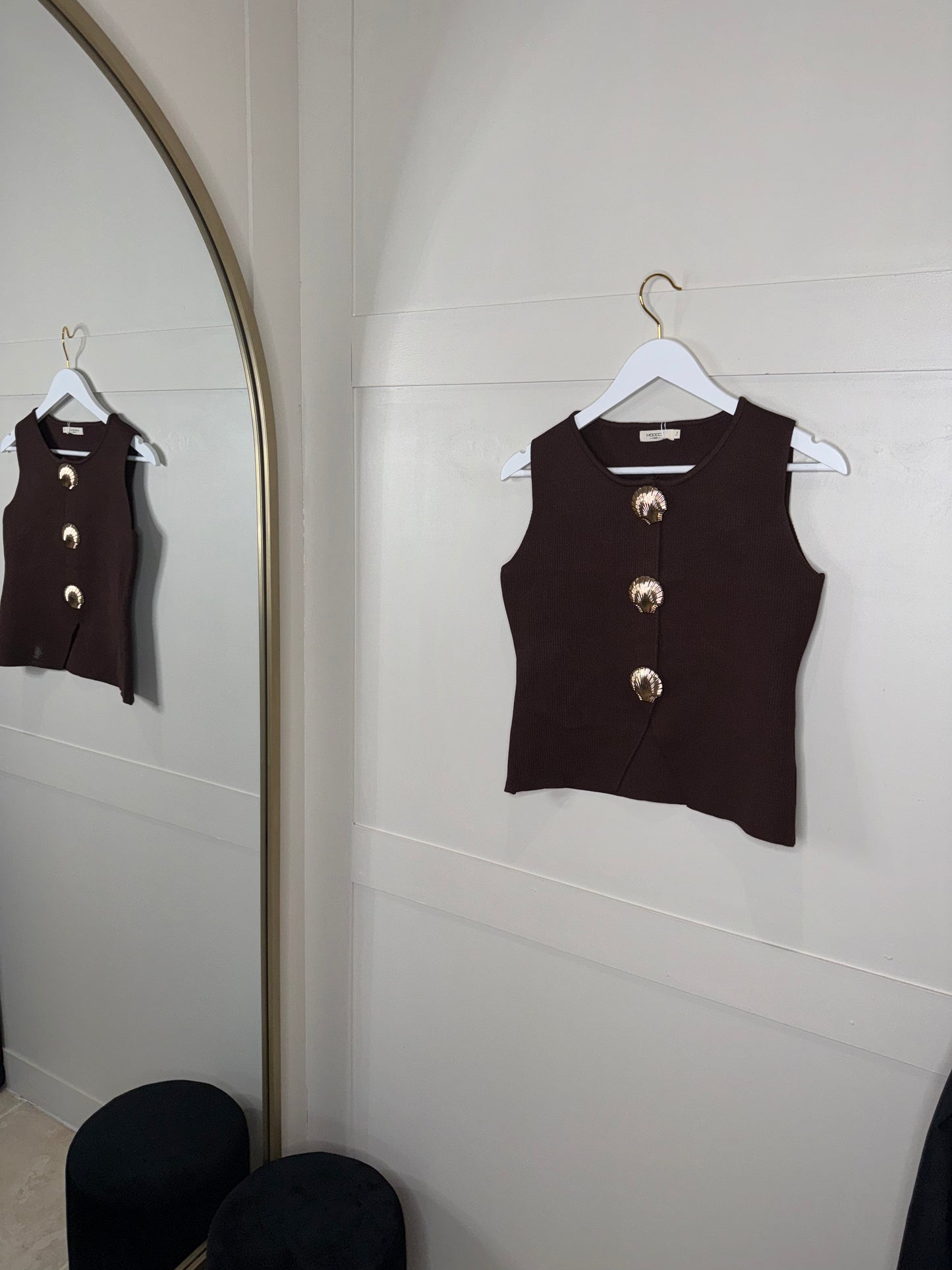 Shell Button Sleeveless Tops