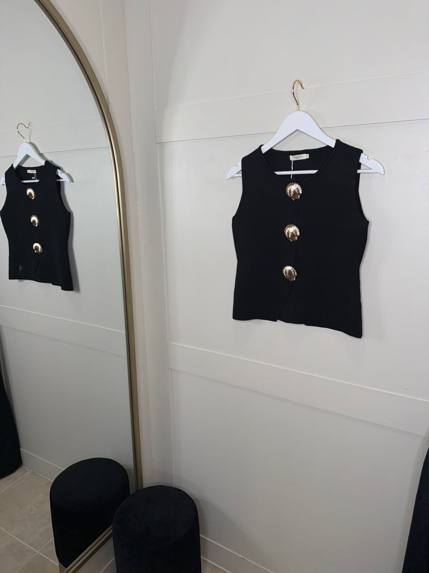 Shell Button Sleeveless Tops