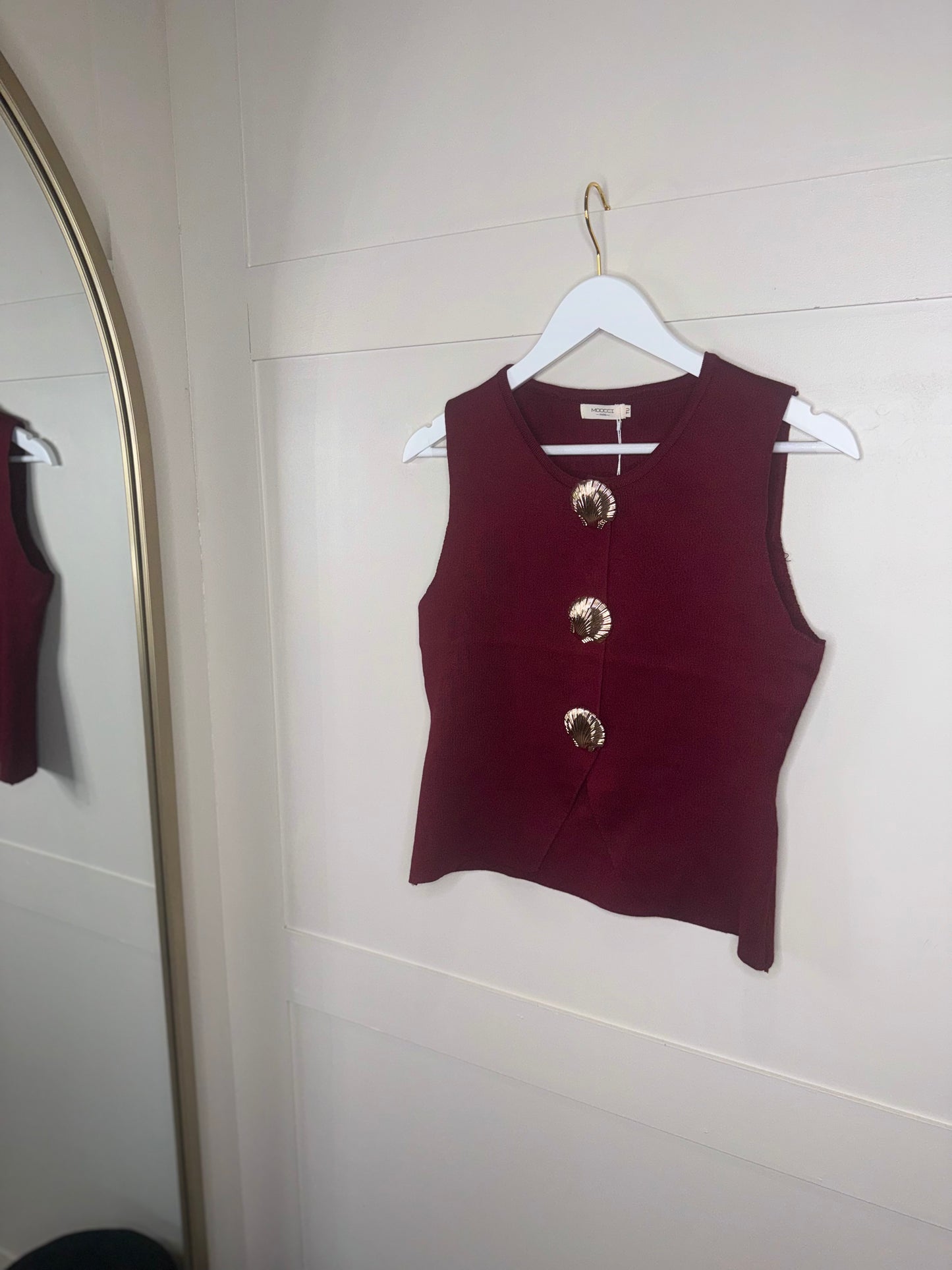 Shell Button Sleeveless Tops