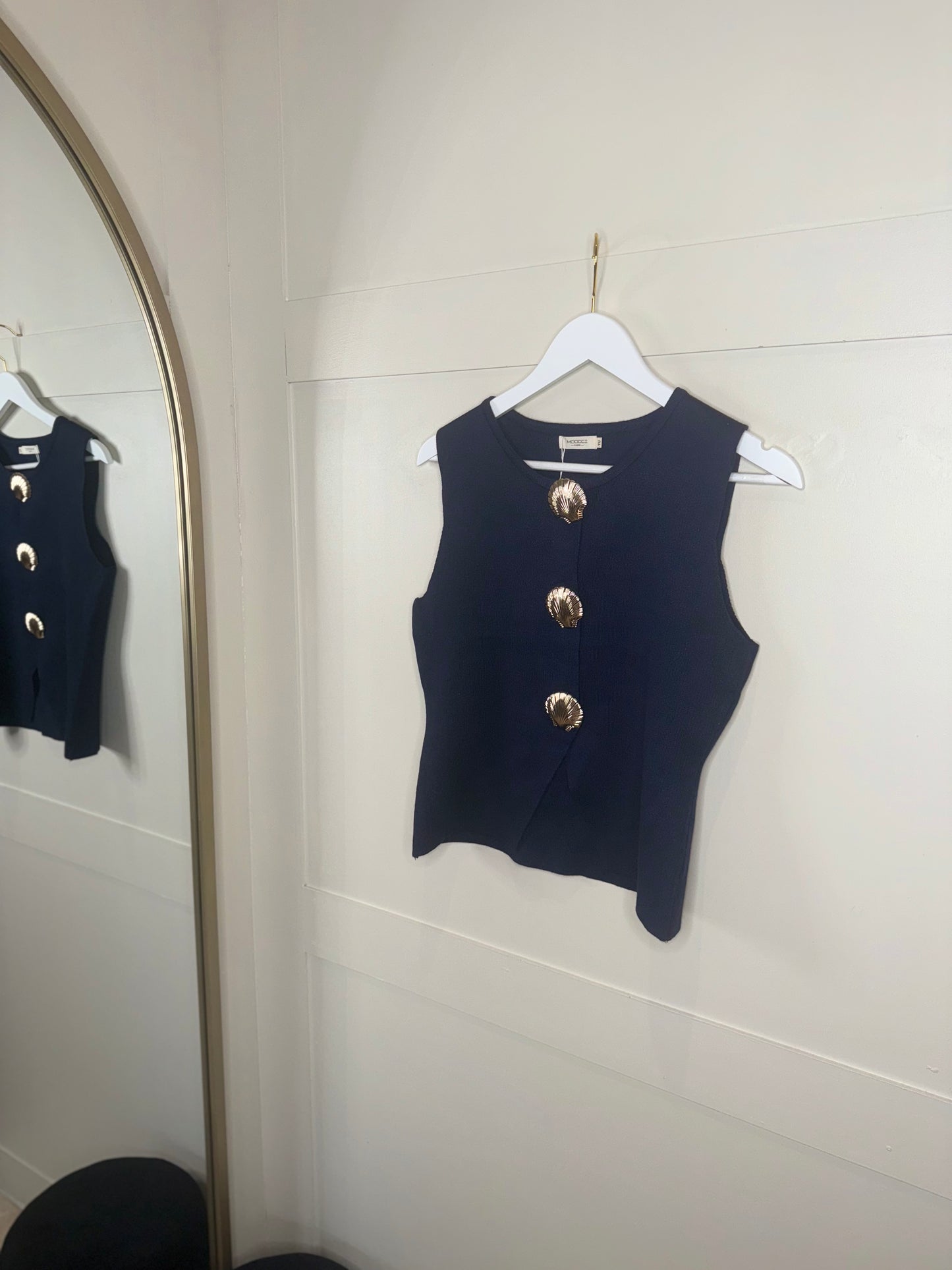 Shell Button Sleeveless Tops