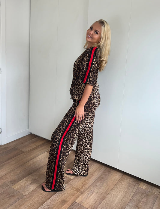 Red Striped Leopard Set